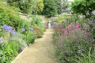 Helen Dillon Garden