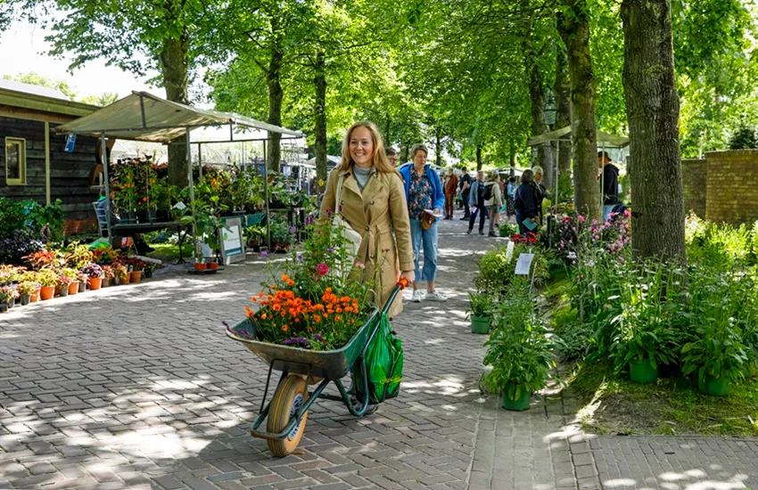 Appeltern Plantenfestijn samen met Groei&Bloei - De Tuin in vier seizoenen