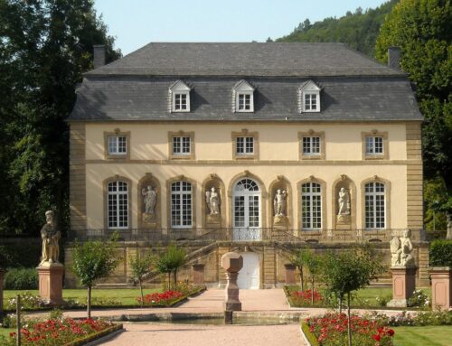 Van barbecue tot buurtborrel: zo richt je je tuin flexibel in