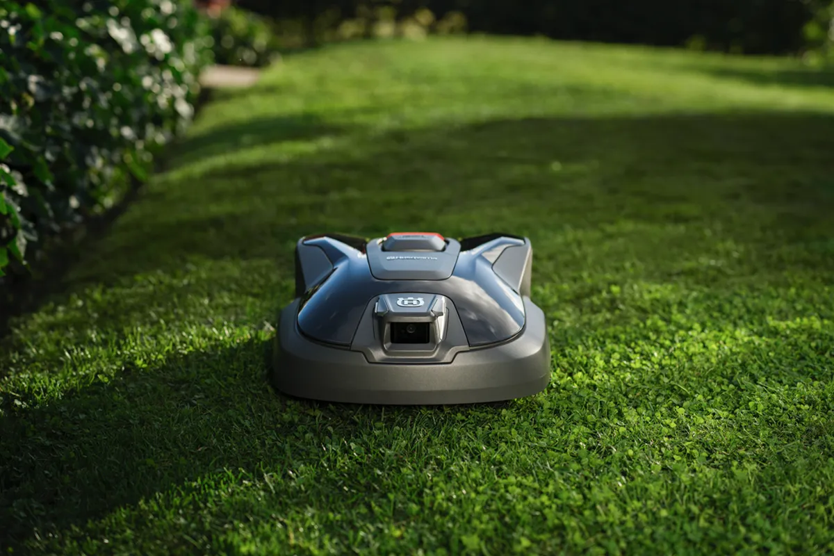 Husqvarna robotmaaiers mét AI-vision - De Tuin in vier seizoenen