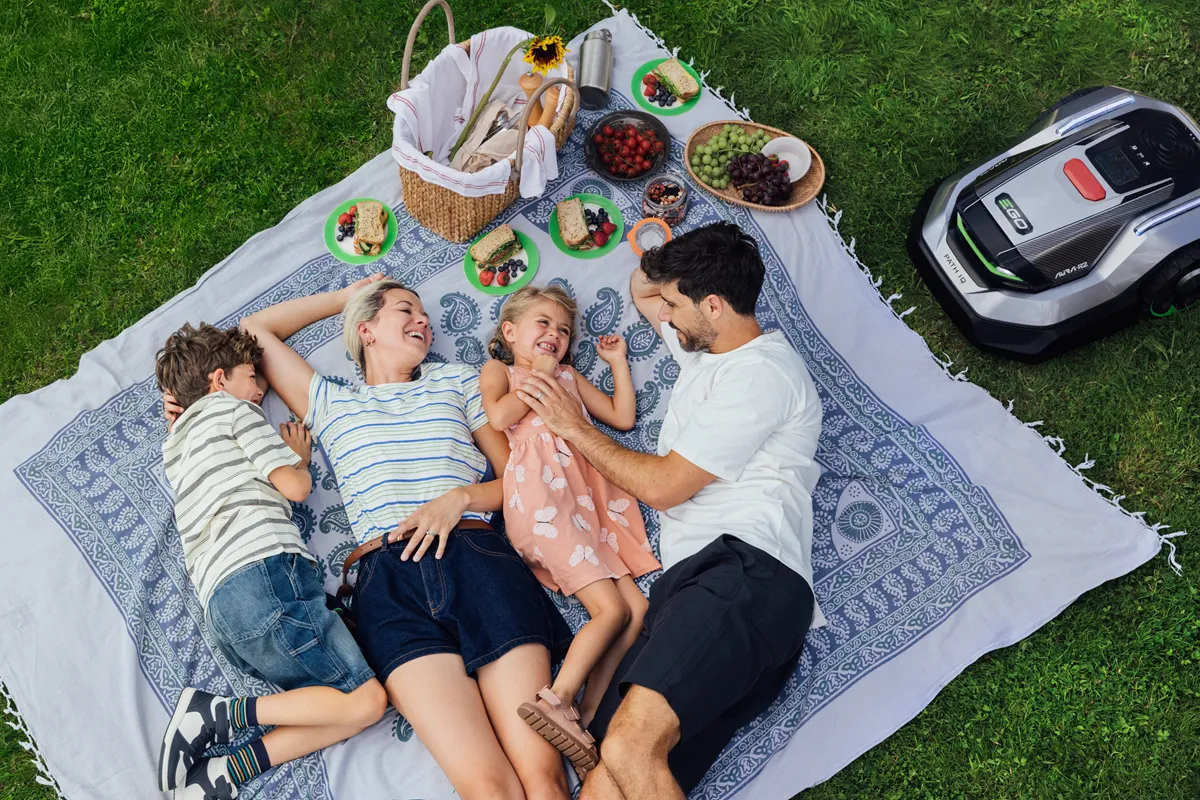 Ego Aura robotmaaier - De Tuin in vier seizoenen