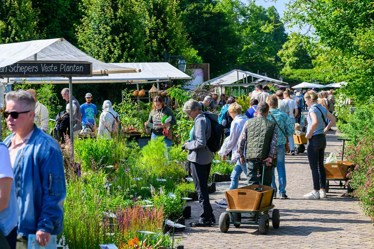 tuinbeurs Appeltern mensen kopen planten